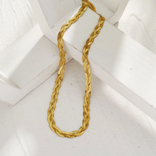 Load image into Gallery viewer, Tara Herringbone Snake Skin Textured Necklace
