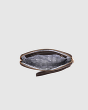 Load image into Gallery viewer, Poppy Clutch - Chocolate