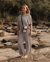 Load image into Gallery viewer, Yoko Canvas Phone Bag
