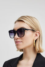 Load image into Gallery viewer, B.Young Wiva Sunglasses - Black
