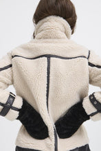 Load image into Gallery viewer, Wolfie Mittens
