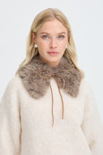 Load image into Gallery viewer, Vi Faux Collar
