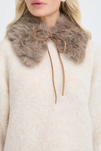 Load image into Gallery viewer, Vi Faux Collar
