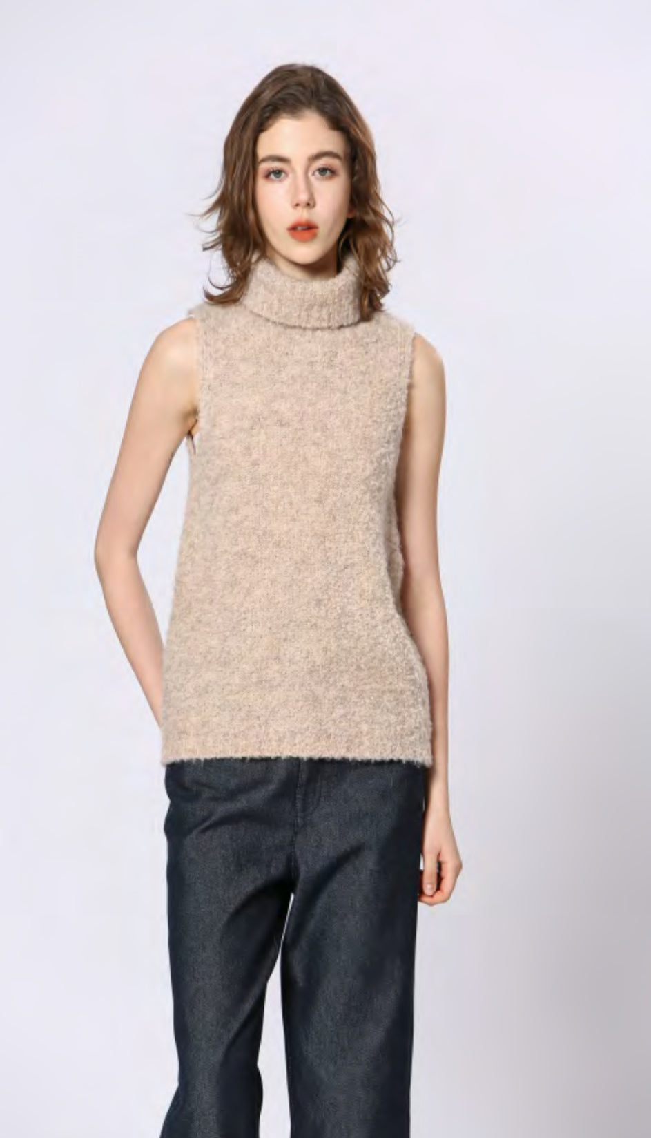Sleeveless Turtleneck Knit