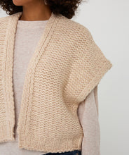 Load image into Gallery viewer, Cardigan Gilet - Sand Melange
