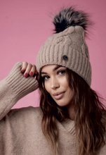 Load image into Gallery viewer, Alice Pom Toque
