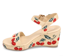Load image into Gallery viewer, Gossier Wedge Sandal - Cherry
