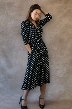 Load image into Gallery viewer, Evelyn Midi Dress - Black
