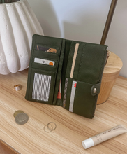 Load image into Gallery viewer, Stella Wallet - Olive
