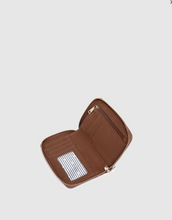 Load image into Gallery viewer, Eden Saddle Wallet - Cognac
