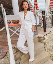 Load image into Gallery viewer, Cropped Crushed Blazer
