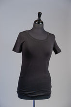 Load image into Gallery viewer, Basic Round-neck T-shirt - Black
